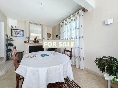 Detached House with Garden by the Coast