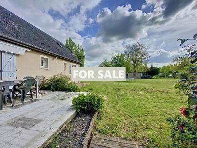 Detached Country House with Landscaped Garden