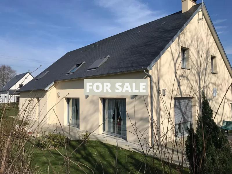 Detached House with Garden
