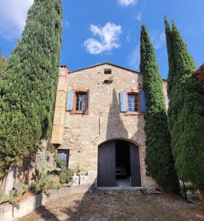 Former Winegrower's Estate Set in 7 Hectares,