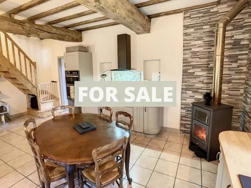 Immaculate Detached Country House with Outbuildings