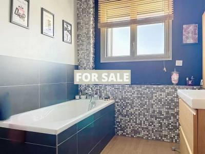 Town House in Excellent Condition with Garden