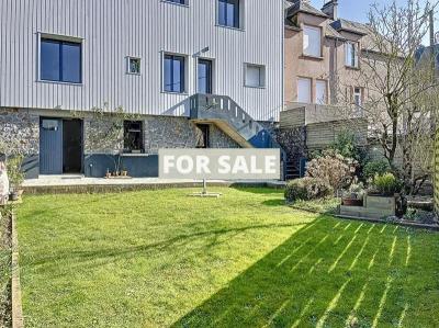 Town House in Excellent Condition with Garden