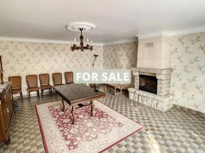 Traditional House with Garden