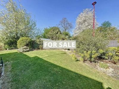 Contemporary Detached House with Garden