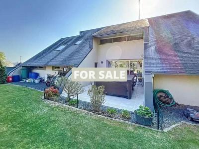 Contemporary Detached House with Garden