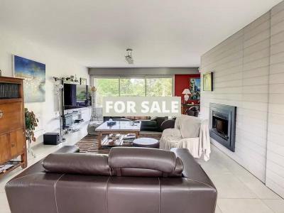 Contemporary Detached House with Garden