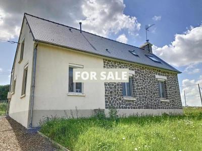 Detached Country House With Open Views and Outbuilding