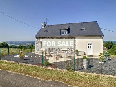 Detached Country House With Open Views and Outbuilding