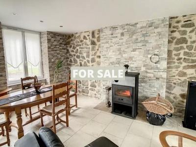 Detached Country House With Open Views and Outbuilding