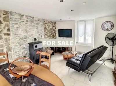 Detached Country House With Open Views and Outbuilding