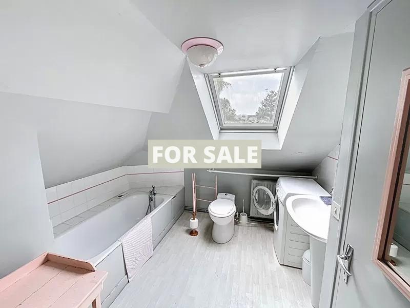 Detached House with Lovely Large Garden