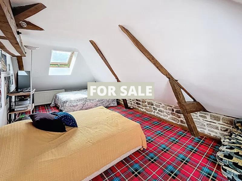 Detached House with Lovely Large Garden