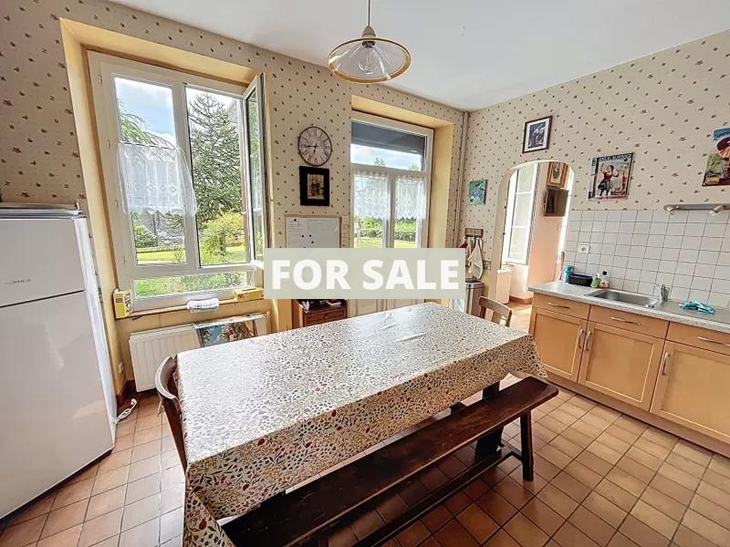 Detached House with Lovely Large Garden