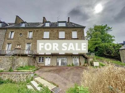 Huge Property with Outbuilding, Lot of Options