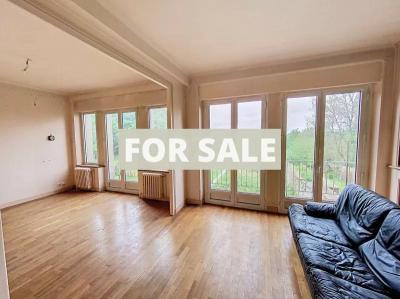 Huge Property with Outbuilding, Lot of Options