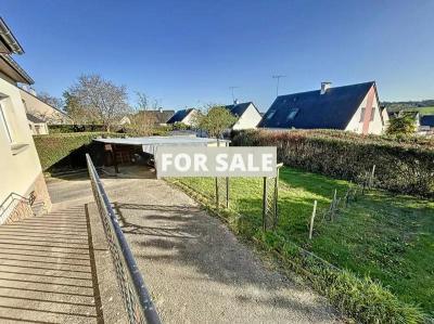 Detached House with Garden
