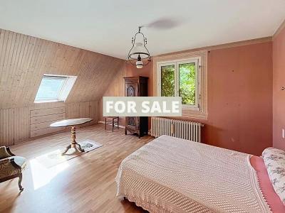 Detached Coastal House with Landscaped Garden