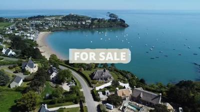 Detached Coastal House with Landscaped Garden