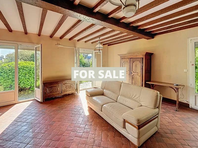 Detached Coastal House with Landscaped Garden