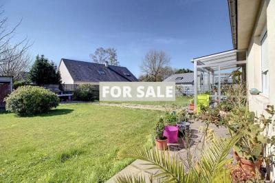 Detached House with Landscaped Garden