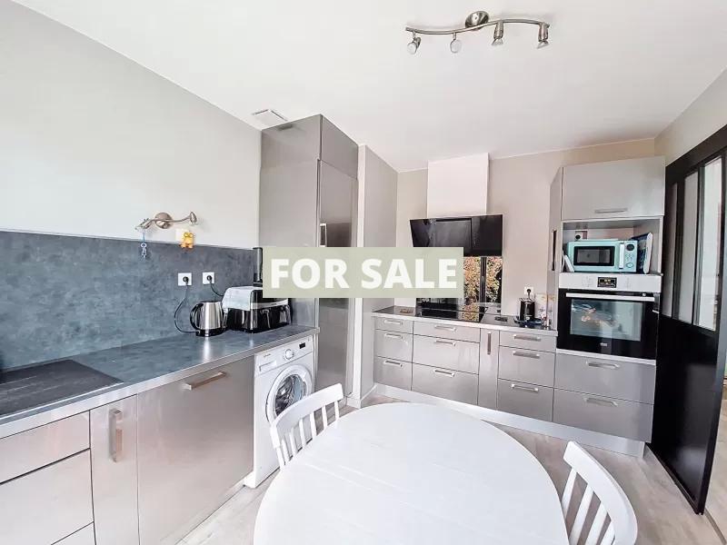 Detached House with Landscaped Garden