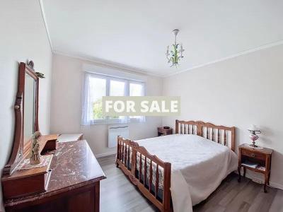 Detached House with Landscaped Garden