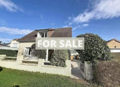 Detached House in Coastal Resort Town