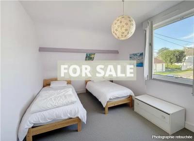 Detached House in Coastal Resort Town