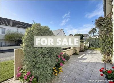 Detached House in Coastal Resort Town