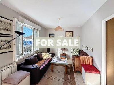 Detached House in Coastal Resort Town