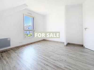 Detached House with Garden by the Coast