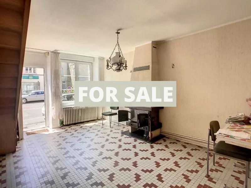 Main Photo of a 4 bedroom  Town House for sale