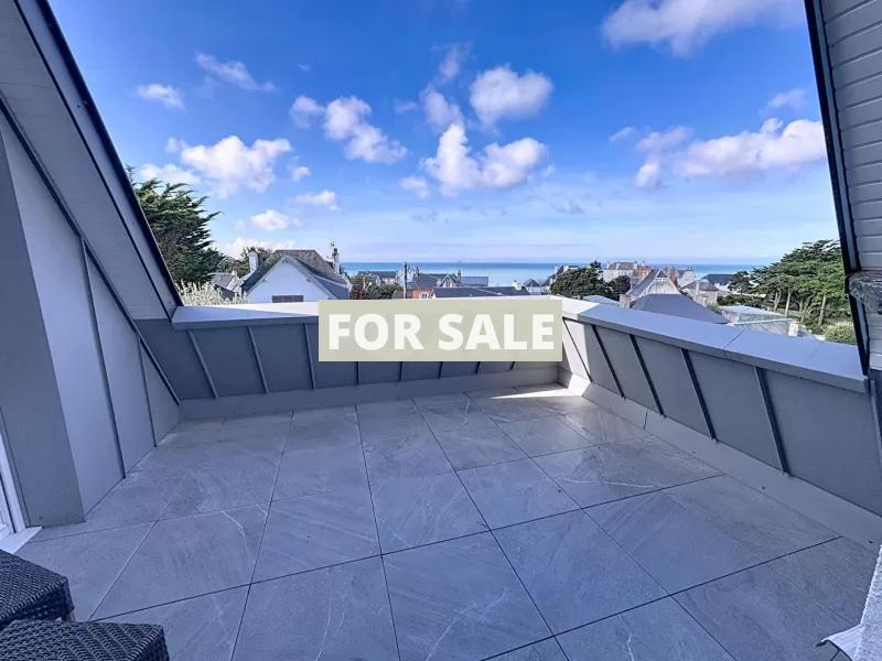 Contemporary House in Coastal Location with Sea View