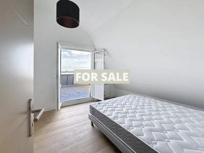 Contemporary House in Coastal Location with Sea View