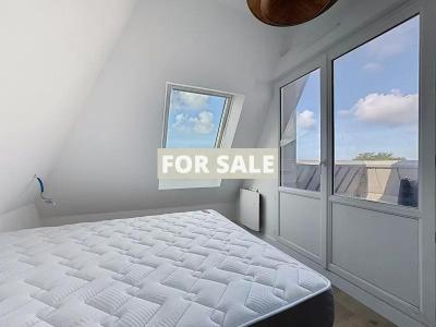 Contemporary House in Coastal Location with Sea View