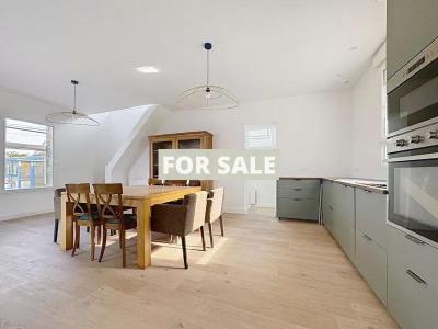 Contemporary House in Coastal Location with Sea View