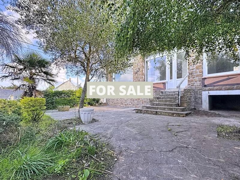 Contemporary House in Coastal Location with Sea View