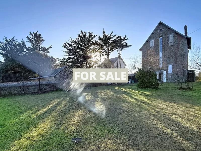 Detached Sea Front Property with Panoramic Sea Views