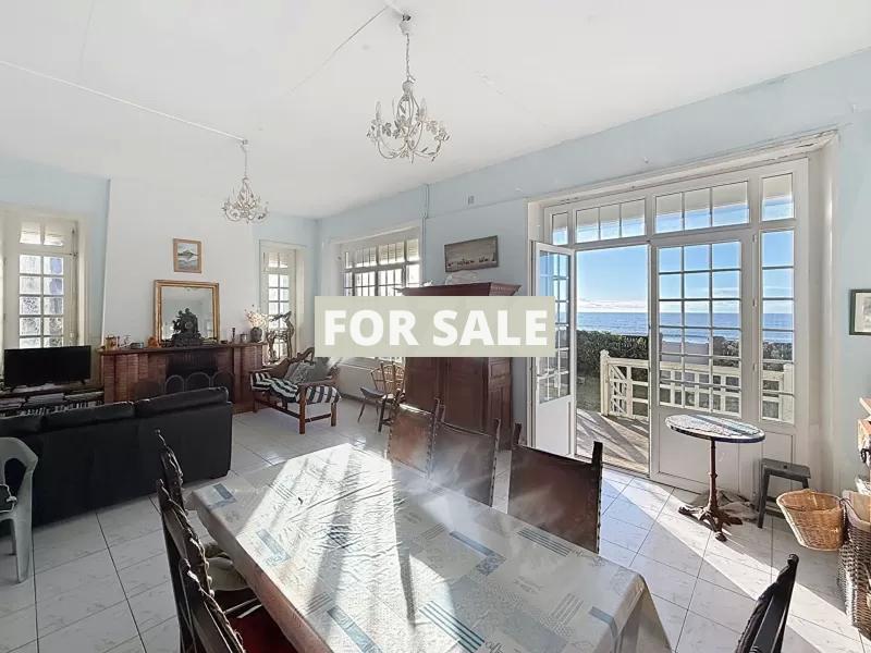 Detached Sea Front Property with Panoramic Sea Views