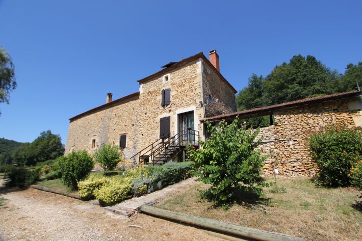 Country House with Barn on 1.75 Hectares