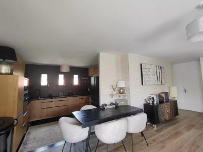 Beautiful Detached House With Pool And Garden