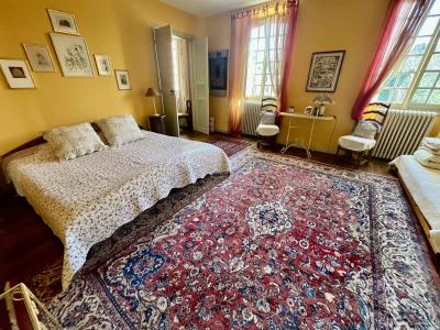 Manor House With Outbuildings with Private Access To The River