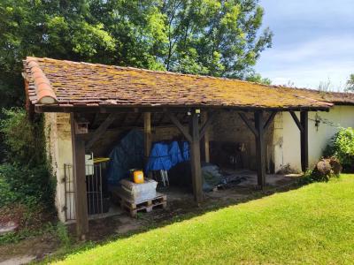 Farmhouse with Guest House, Pool & Mountain Views
