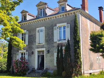 Maison De Maitre With Beautiful Garden