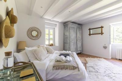 Exceptional Country Property with Pool and Land