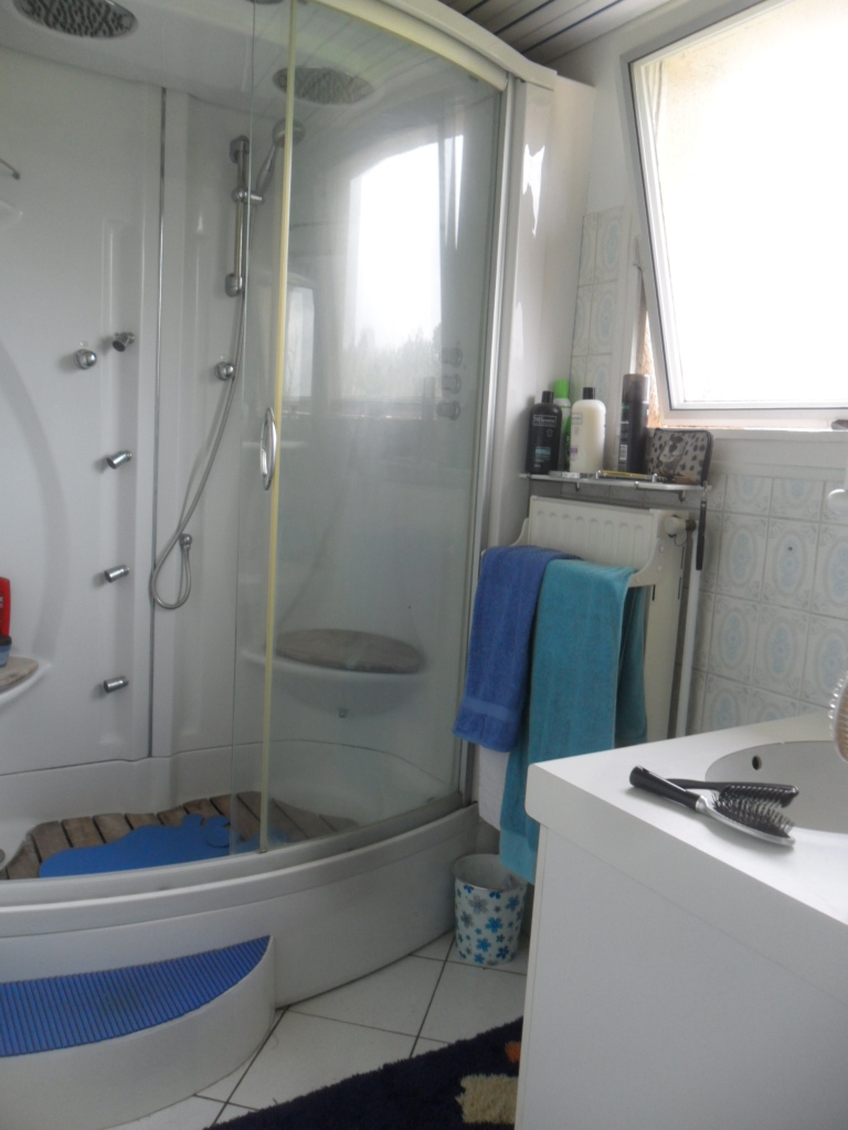 SLD02465 Sold By Cle France