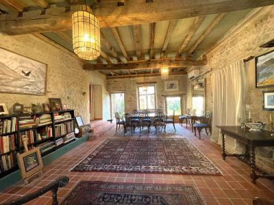 Character Property In Historic Setting