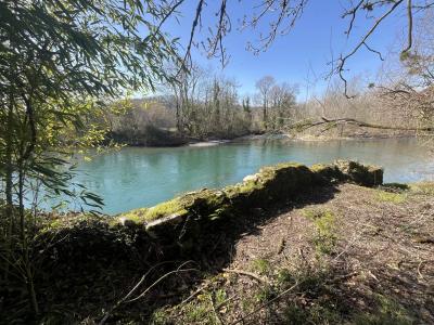 Manor House With Outbuildings with Private Access To The River