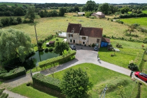 Detached House with Pond in Landscaped Gardens